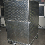 Fahrbarer Saugcontainer inkl. Vorabscheider und Abfallklappe